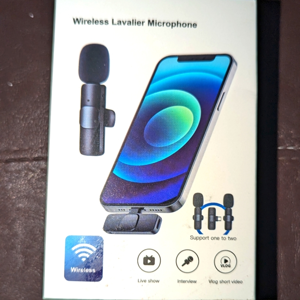 Professional Lapel Microphone Wireless for IOS Devices (iPhone and iPad).